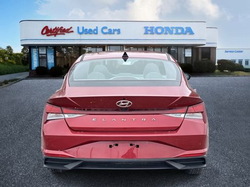 Used 2022 Hyundai Elantra SEL FWD image 4