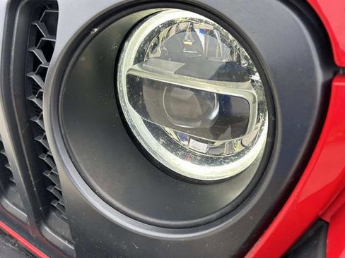 Used 2022 Jeep Gladiator Sport image 10