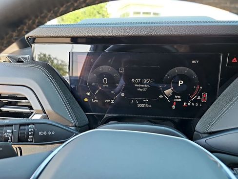Used 2025 GMC Yukon XL Denali AWD/4WD image 20
