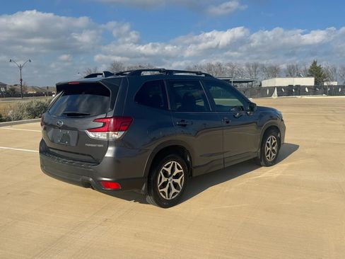 Used 2021 Subaru Forester Premium image 6