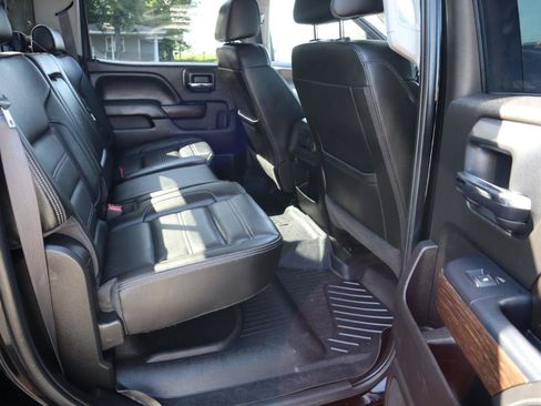 Used 2017 GMC Sierra 2500 Denali w/ Duramax Plus Package AWD/4WD image 18