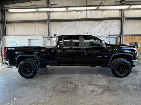 Used 2026 Chevrolet Silverado 2500 LT AWD/4WD image 4