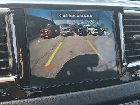 Used 2020 Chrysler Pacifica Touring-L w/ S Appearance Package FWD image 21