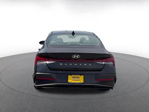 Used 2025 Hyundai Elantra SEL FWD image 12