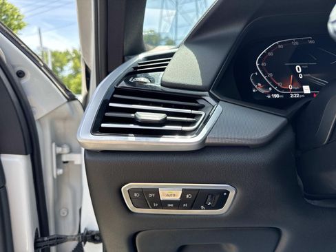 Used 2021 BMW X5 xDrive40i w/ M Sport Package AWD/4WD image 32