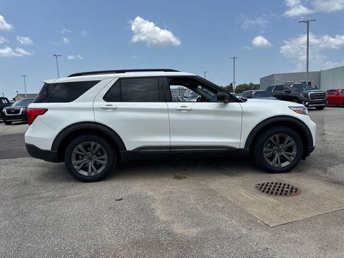 Used 2021 Ford Explorer XLT w/ Equipment Group 202A AWD/4WD image 7