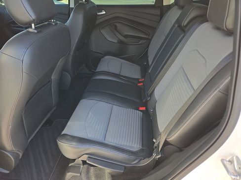 Used 2019 Ford Escape SE image 17