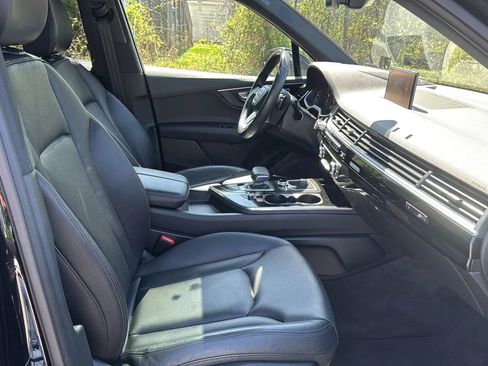Used 2017 Audi Q7 3.0T Prestige image 12