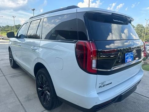 Used 2025 Ford Expedition Platinum w/ Stealth Appearance Package AWD/4WD image 5