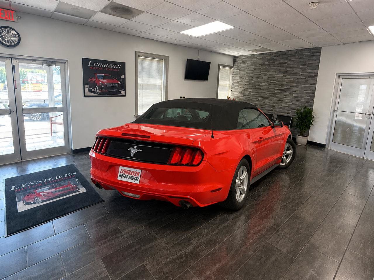 Used 2015 Ford Mustang Convertible RWD image 8