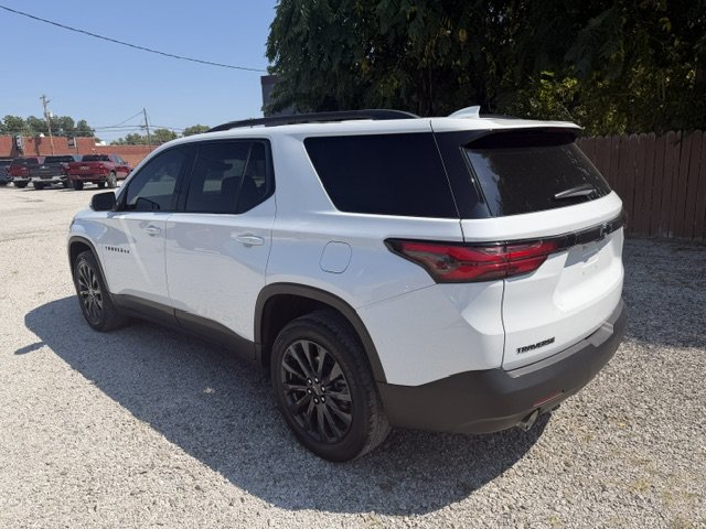 Used 2023 Chevrolet Traverse RS FWD image 3