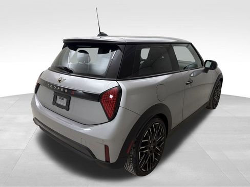 Certified 2025 MINI Cooper S image 9