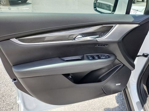 Certified 2024 Cadillac XT6 Sport w/ LPO, Onyx Lite Package AWD/4WD image 12