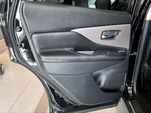 Used 2023 Nissan Murano SV w/ SV Midnight Edition Package image 17