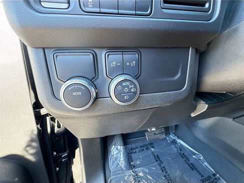 Used 2023 GMC Yukon SLE image 10