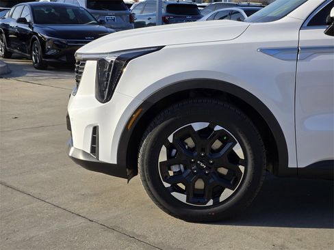 New 2026 Kia Sorento S image 10