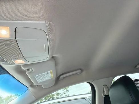 Used 2018 Ford Edge Titanium w/ Technology Package FWD image 7