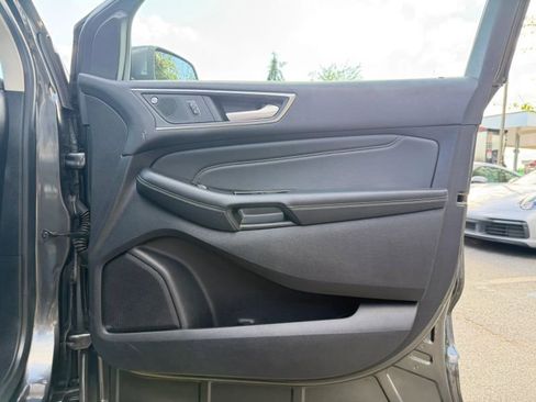 Used 2019 Ford Edge Titanium AWD/4WD image 28