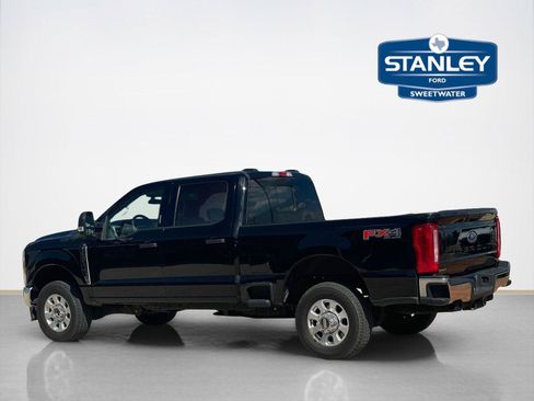 Used 2024 Ford F250 XLT w/ FX4 Off-Road Package AWD/4WD image 5