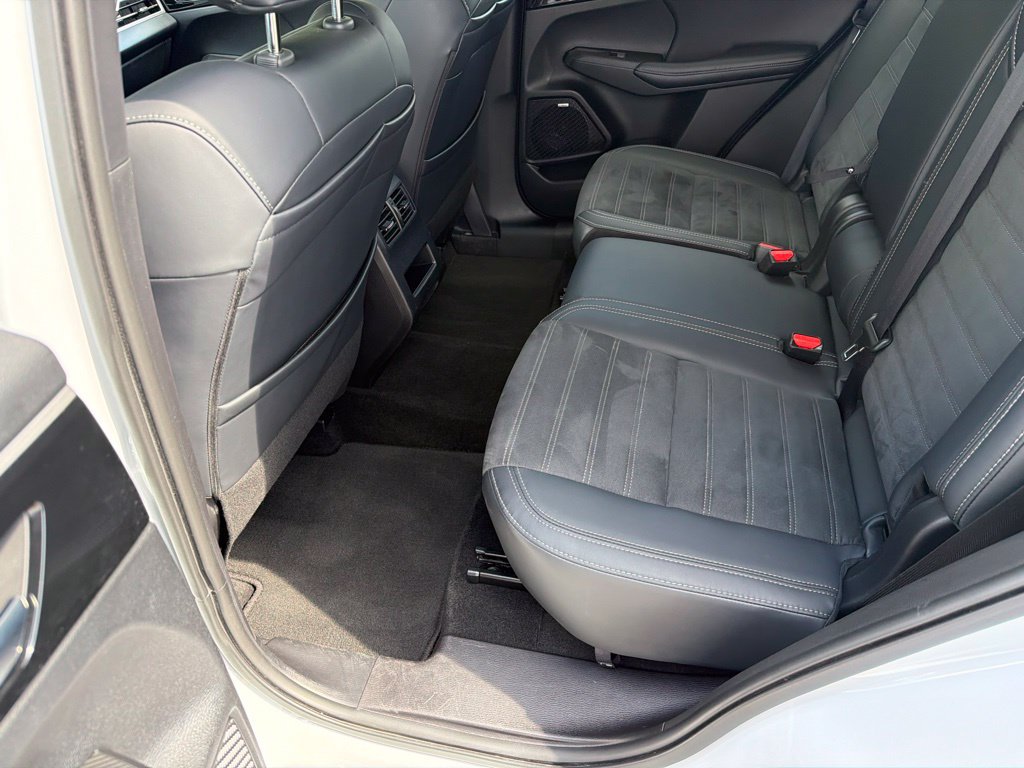 Used 2025 Mitsubishi Outlander SE AWD/4WD image 37