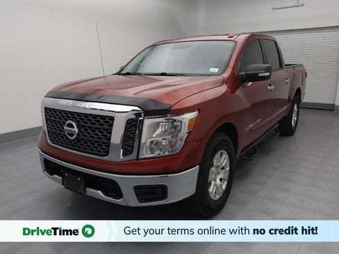 Used 2018 Nissan Titan SV image 1