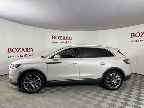 Used 2023 Lincoln Nautilus Reserve image 5