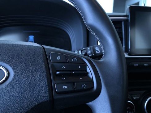 Used 2025 Hyundai Venue SEL image 27