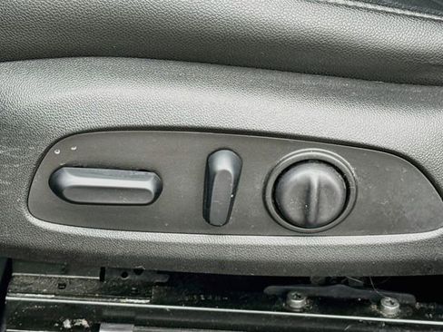 Used 2018 Chevrolet Malibu LT w/ Leather Package FWD image 25