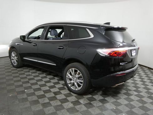 Used 2023 Buick Enclave Premium image 6