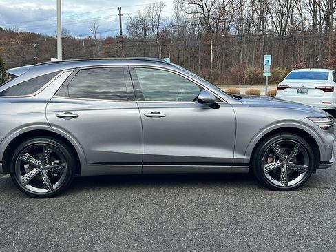 Used 2022 Genesis GV70 2.5T w/ Sport Prestige Package image 6