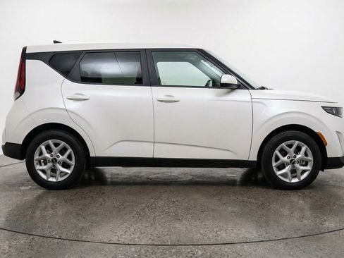 Used 2025 Kia Soul LX w/ LX Technology Package image 11