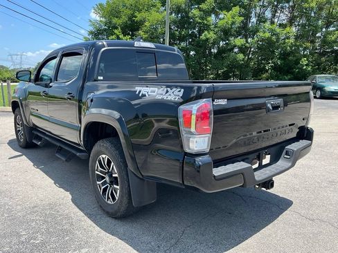 Used 2021 Toyota Tacoma TRD Sport AWD/4WD image 9
