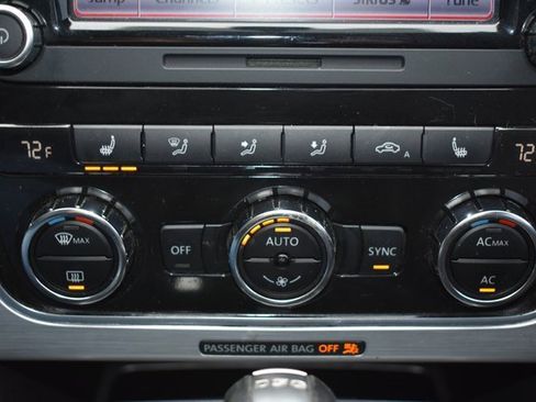 Used 2012 Volkswagen Passat TDI SE image 25