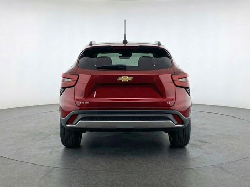 Used 2025 Chevrolet Trax LT image 7
