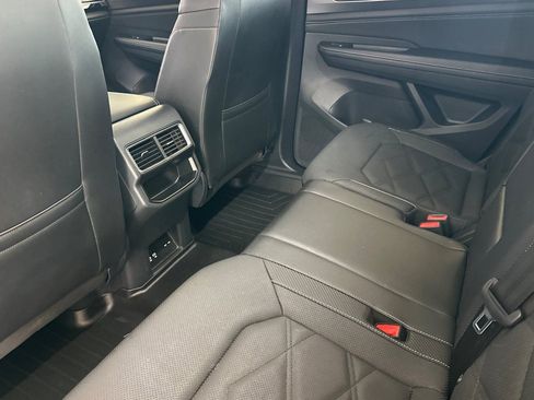 Used 2024 Volkswagen Atlas Cross Sport SE AWD/4WD image 9
