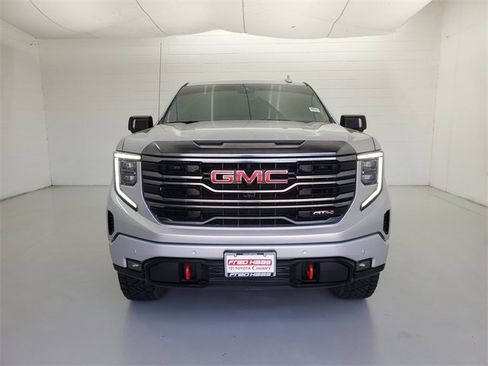 Used 2022 GMC Sierra 1500 AT4 w/ AT4 Premium Package image 3