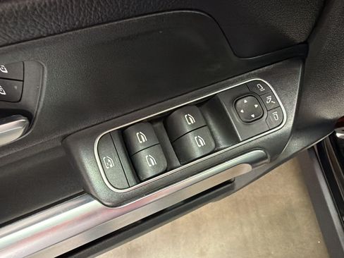 Used 2022 Mercedes-Benz GLB 250 image 12