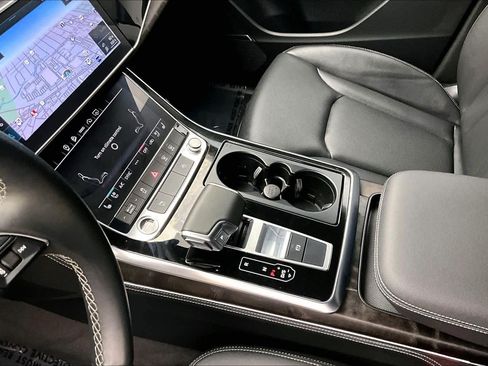 Used 2023 Audi Q8 Premium Plus w/ Premium Plus Package AWD/4WD image 15