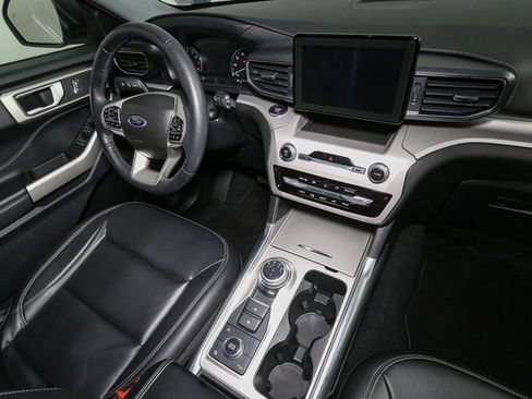 Used 2023 Ford Explorer XLT w/ Equipment Group 202A image 18