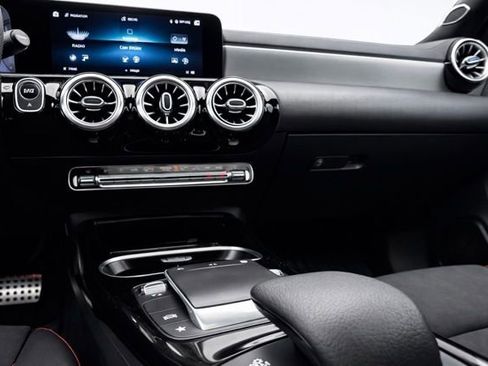 Used 2022 Mercedes-Benz CLA 35 AMG 4MATIC image 14