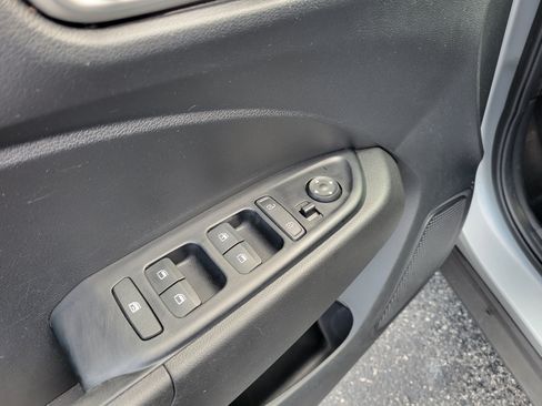 Used 2021 Hyundai Venue SE FWD image 24