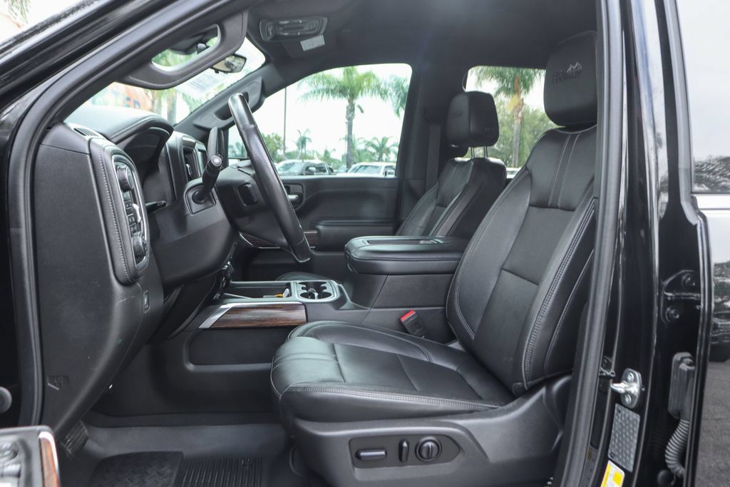 Used 2020 Chevrolet Silverado 2500 High Country w/ Technology Package AWD/4WD image 21