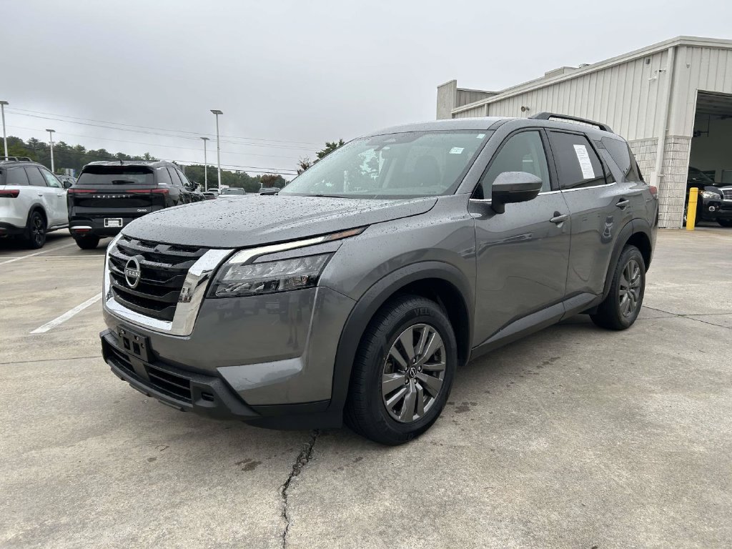 Used 2025 Nissan Pathfinder SV AWD/4WD image 7