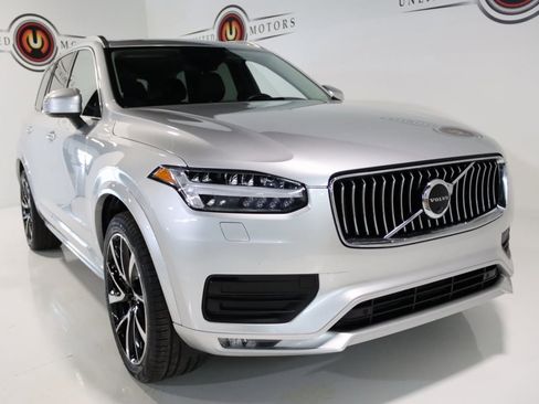 Used 2022 Volvo XC90 T6 Momentum w/ Advanced Package image 19