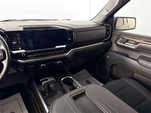 Used 2022 GMC Sierra 1500 Elevation w/ Preferred Package image 21