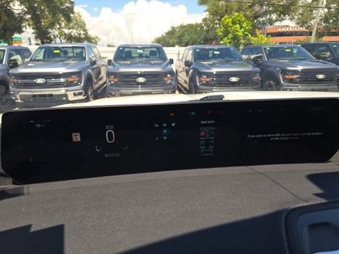 Used 2025 Ford Expedition Platinum w/ Driver's Package AWD/4WD image 12