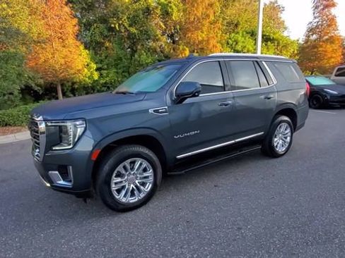 Used 2021 GMC Yukon SLT w/ SLT Premium Package image 4