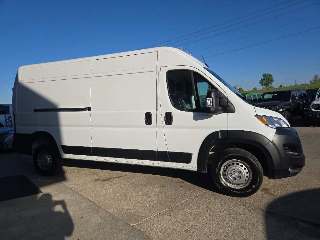 Used 2025 RAM ProMaster 2500 w/ Convenience Group FWD image 12