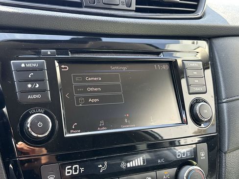 Used 2019 Nissan Rogue SV FWD image 23