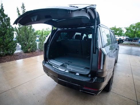 Used 2026 Cadillac Escalade Sport w/ LPO, ONYX Package AWD/4WD image 33